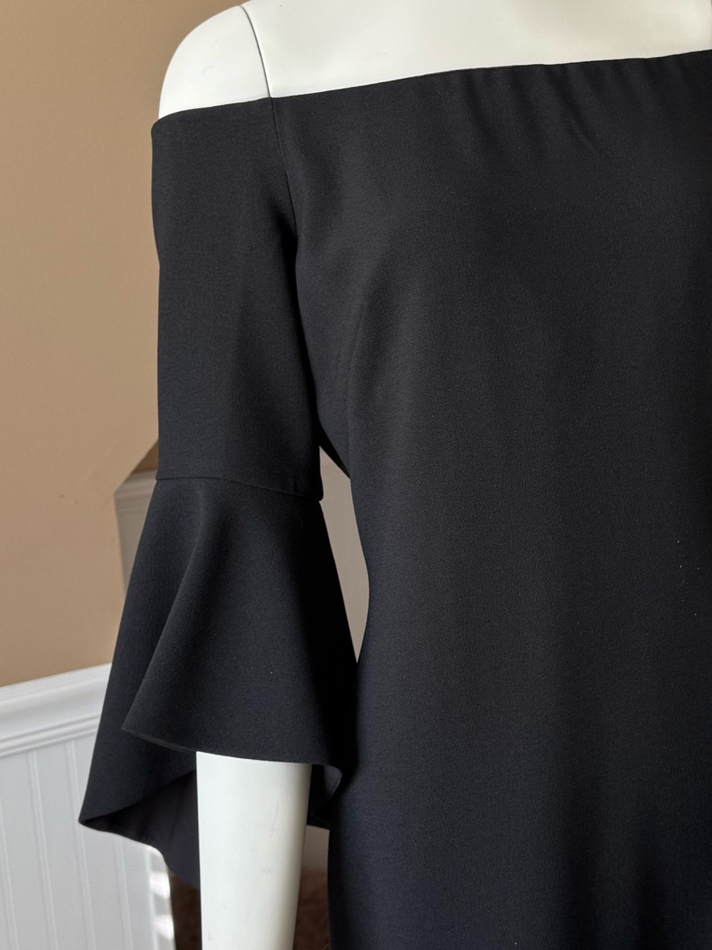 Chelsea28 Black One-Shoulder Bell-Sleeve Dress - Picture 5 of 8